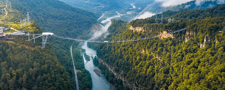 Подвесной мост в Сочи: как пройти Skybridge над Ахштырским ущельем